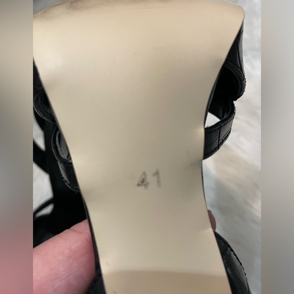 BLACK CUT OUT HEEL METAL TOE COURT SHOE SIZE 10.5 - Picture 7 of 13